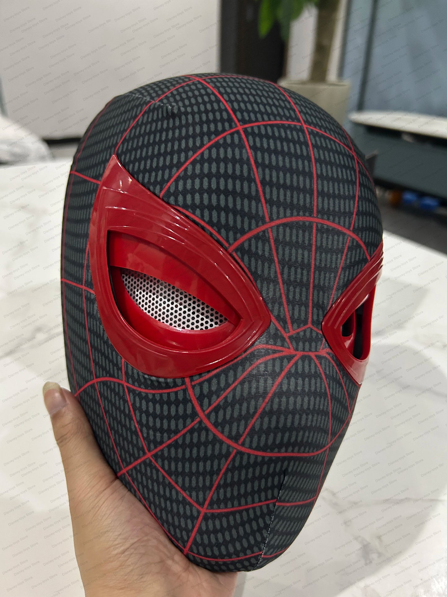 Masque Spider-man yeux expressif